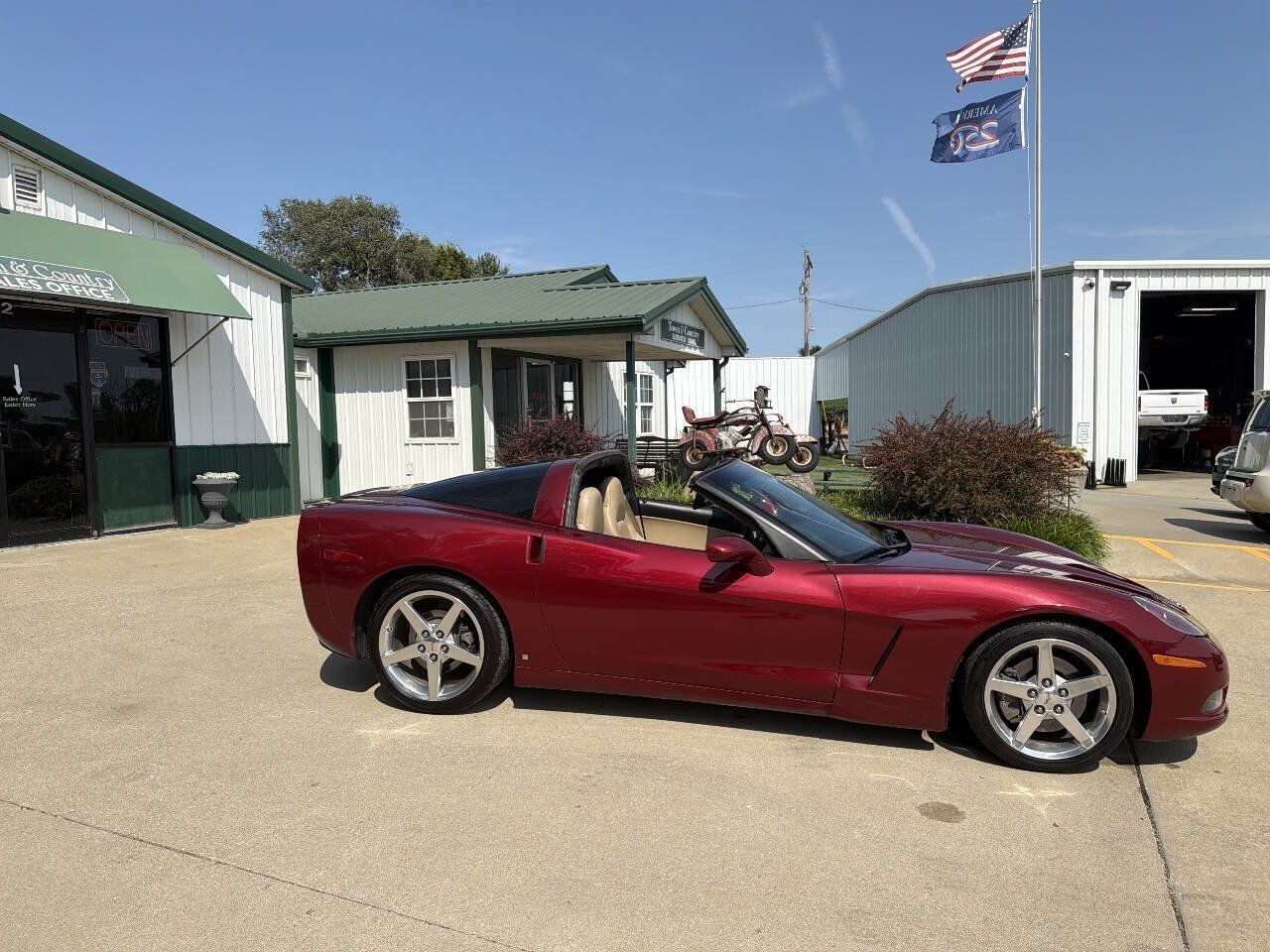 Used 2007 Chevrolet Corvette Coupe w/ Preferred Equipment Group RWD image 8