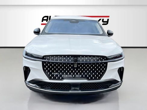 Used 2024 Lincoln Nautilus Premier AWD/4WD image 2