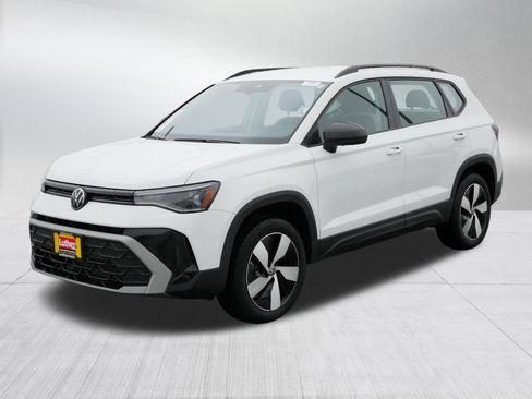 Certified 2025 Volkswagen Taos S image 3