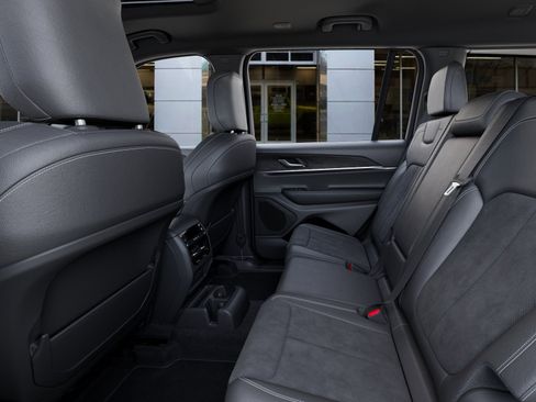 New 2026 Jeep Grand Cherokee L 4WD image 23