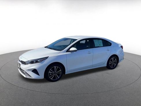 Used 2024 Kia Forte LXS FWD image 7