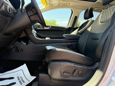 Used 2023 Ford Edge Titanium AWD/4WD image 18