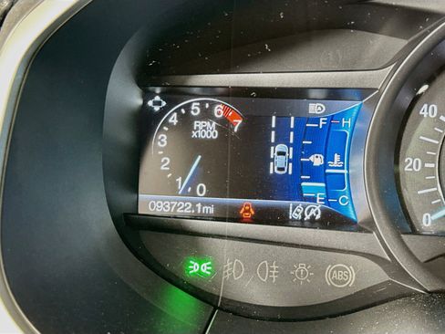 Used 2020 Ford Edge ST-Line w/ Cold Weather Package FWD image 19