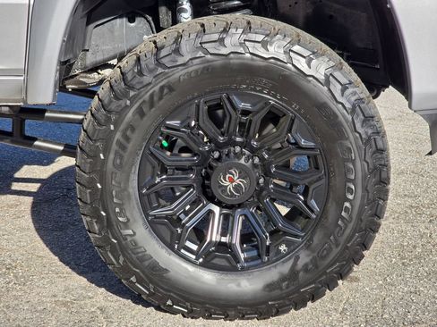 New 2026 RAM 2500 Laramie w/ Night Edition AWD/4WD image 16