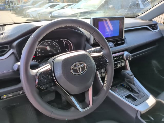 Certified 2025 Toyota RAV4 XLE w/ Convenience Package AWD/4WD image 25