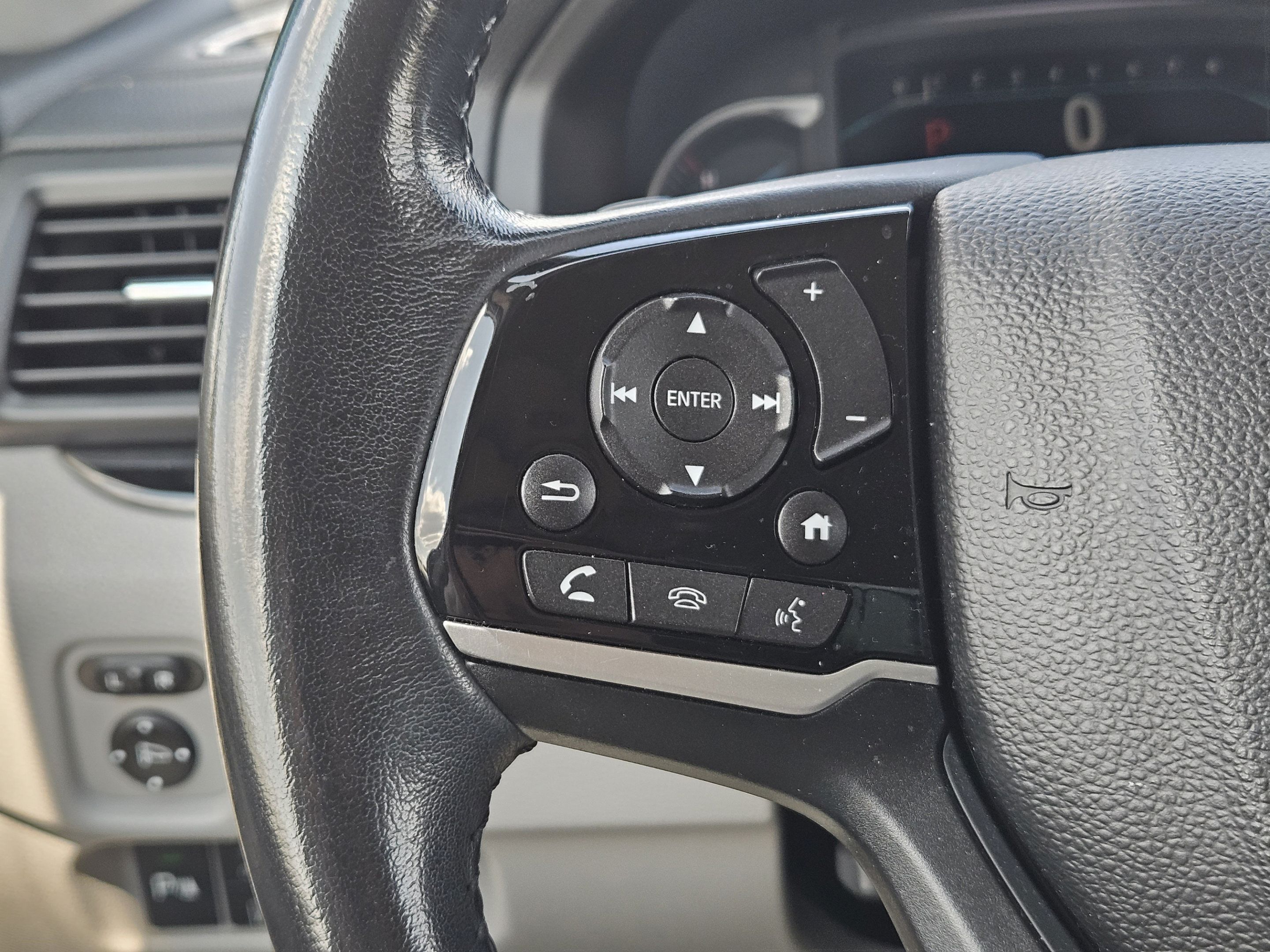 Used 2019 Honda Pilot Touring image 19