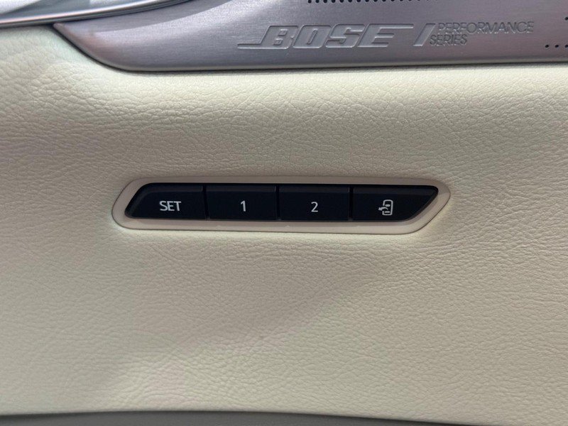 Used 2024 Cadillac XT6 Premium Luxury w/ Technology Package AWD/4WD image 15
