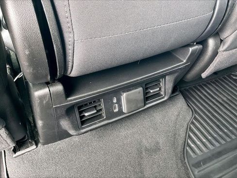 Used 2025 Chevrolet Silverado 1500 LT image 26