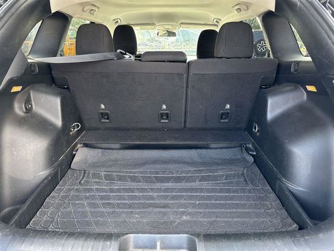 Used 2019 Jeep Cherokee Latitude w/ Cold Weather Group FWD image 13