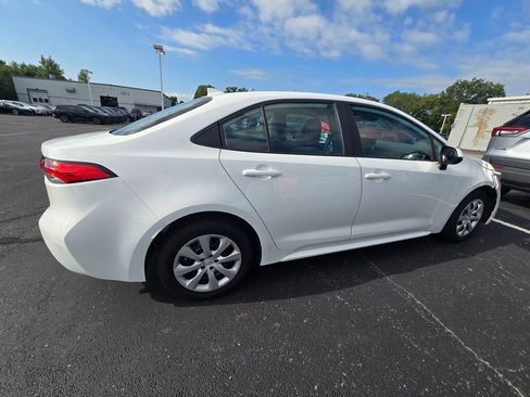 Used 2024 Toyota Corolla LE FWD image 9
