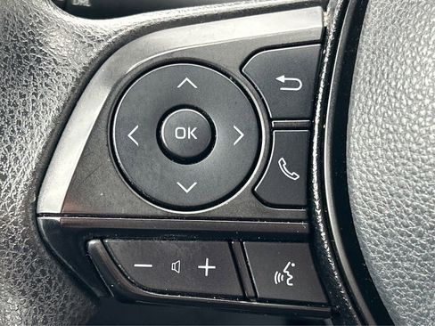 Used 2020 Toyota RAV4 LE image 30