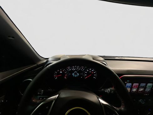 Used 2017 Chevrolet Camaro LT RWD image 7