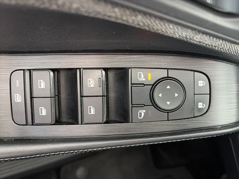 Used 2023 Nissan Rogue SV FWD image 23