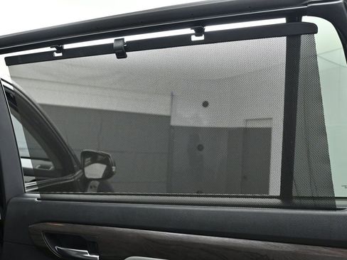 Used 2022 Toyota Highlander Limited image 18