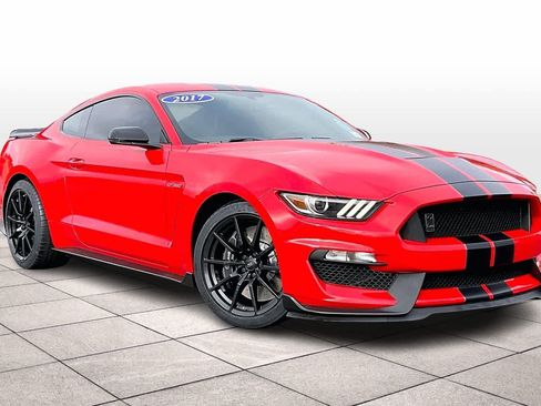 Used 2017 Ford Mustang Shelby GT350 image 2