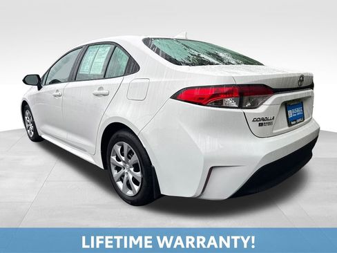 Used 2025 Toyota Corolla LE FWD image 4