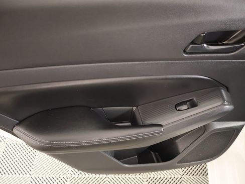 Used 2025 Nissan Altima 2.5 SV FWD image 15