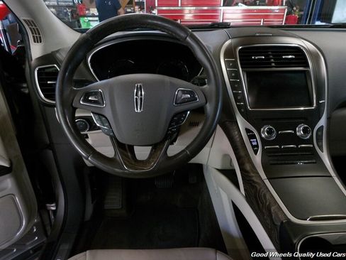 Used 2018 Lincoln MKX Reserve w/ Lincoln MKX Climate Package AWD/4WD image 14