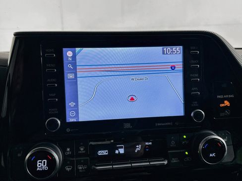 Used 2022 Toyota Highlander XSE AWD/4WD image 22