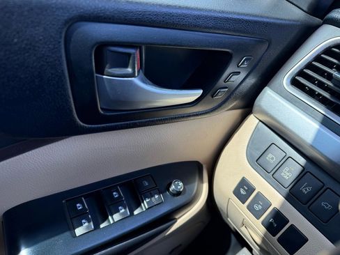 Used 2015 Toyota Highlander Limited Platinum AWD/4WD image 26