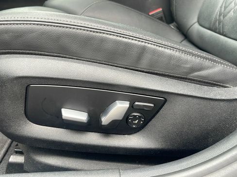 Used 2021 BMW 530i image 18