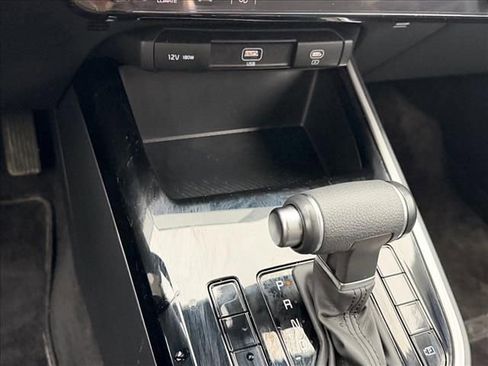 Used 2025 Kia Niro LX FWD image 23