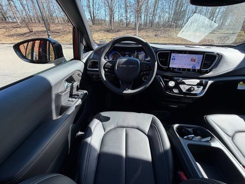New 2026 Chrysler Pacifica Select w/ S Appearance Package FWD image 14