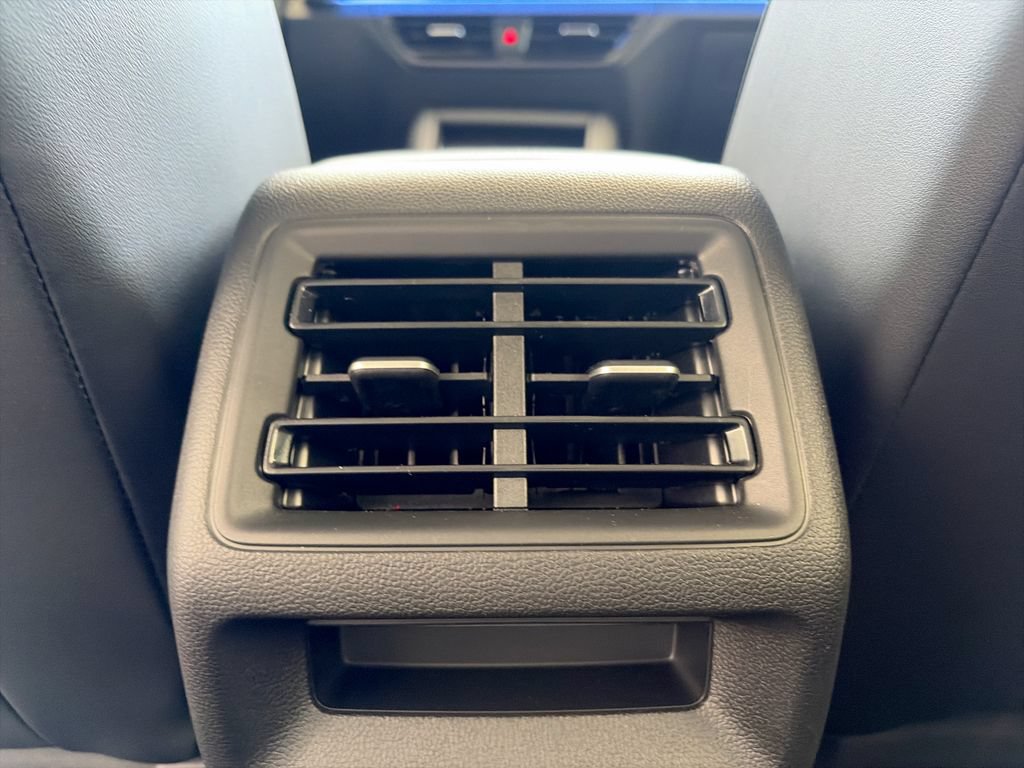 Certified 2025 Volkswagen Tiguan SE AWD/4WD image 36