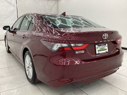 Used 2021 Toyota Camry LE image 9