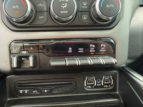 Used 2019 RAM 1500 Big Horn image 26