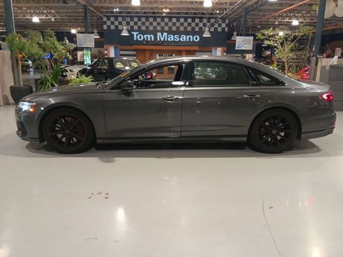 Used 2022 Audi S8 AWD/4WD image 9