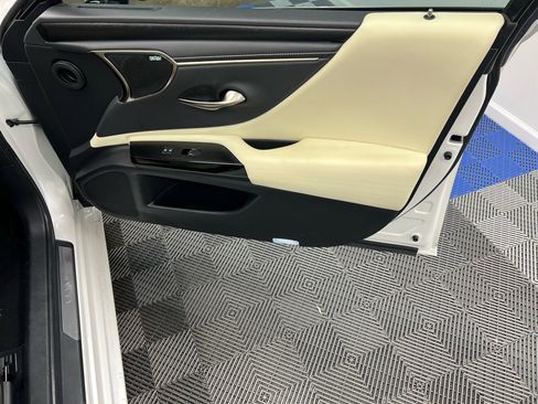 Used 2022 Lexus ES 350 Ultra Luxury image 15