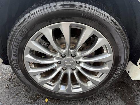 Used 2015 INFINITI QX80 Luxe w/ 22" Wheel Package image 9