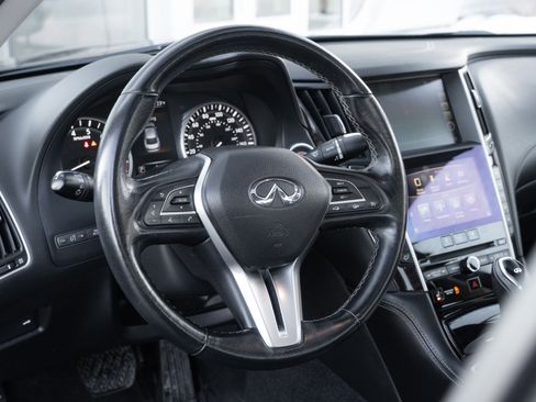 Used 2018 INFINITI Q50 Luxe w/ Essential Package (3.0T Luxe) image 11