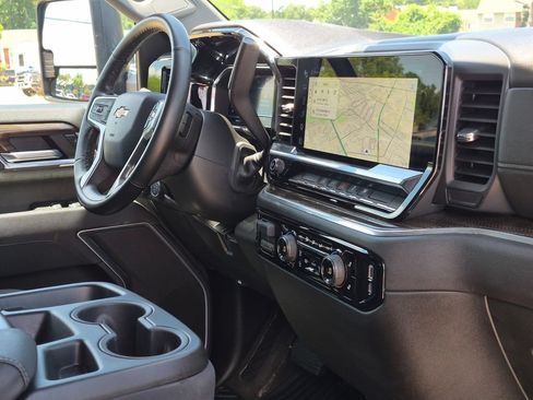 Used 2025 Chevrolet Silverado 2500 LT w/ Convenience Package AWD/4WD image 34