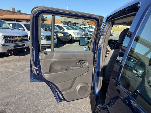 Used 2012 Jeep Liberty Sport image 28