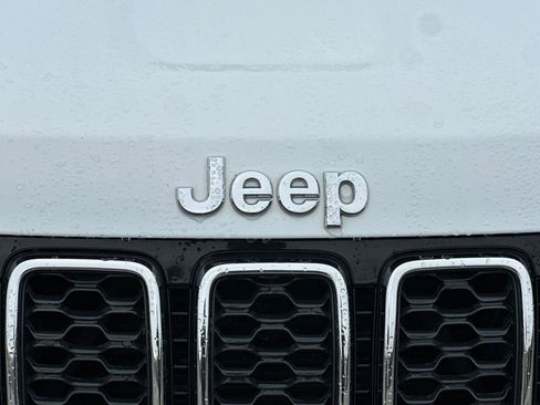 Used 2018 Jeep Grand Cherokee Limited image 47