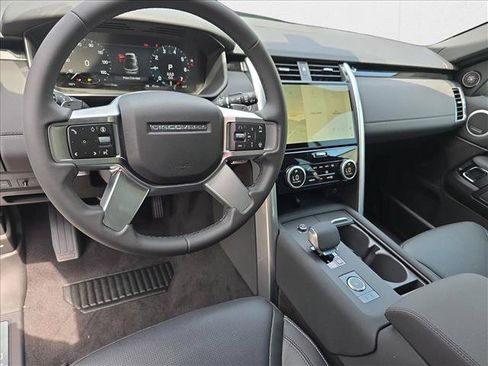 New 2025 Land Rover Discovery S AWD/4WD image 19