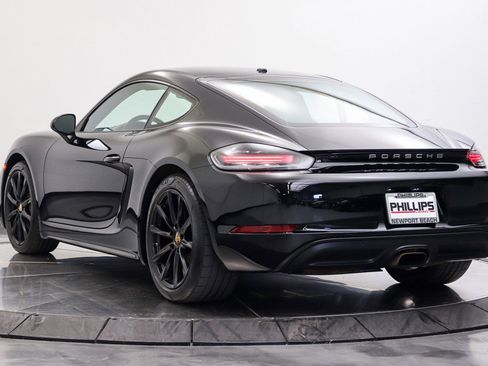 Used 2018 Porsche 718 Cayman RWD image 3