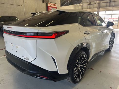 Used 2024 Lexus RZ 450e Premium w/ Technology Package AWD/4WD image 4