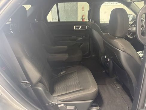 Used 2020 Ford Explorer XLT RWD image 28