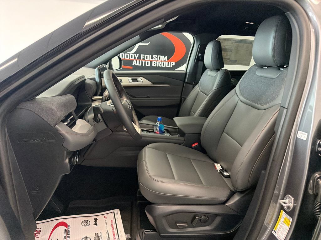 New 2027 Ford Explorer Active w/ Active Comfort Package RWD image 12