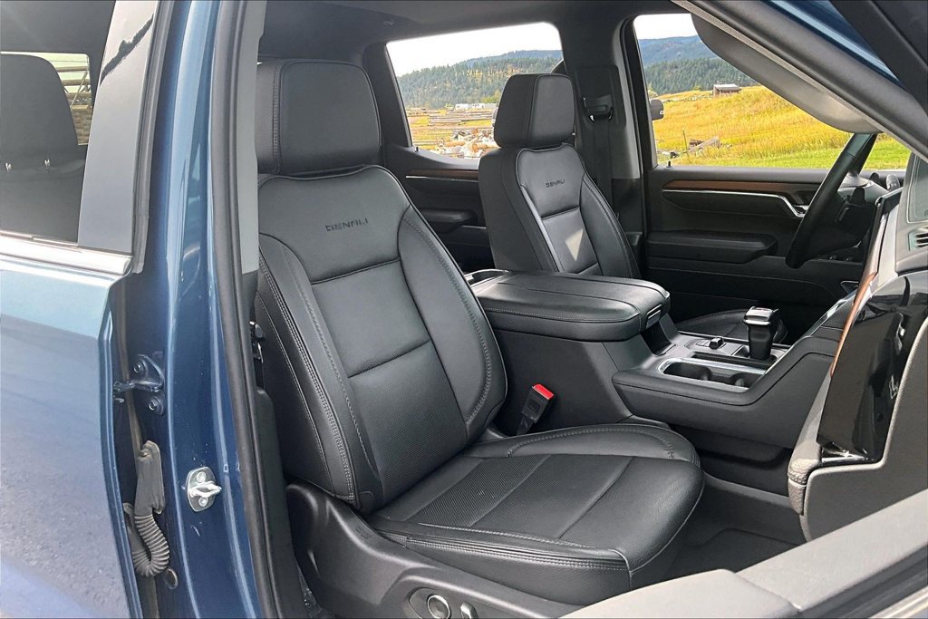 Used 2024 GMC Sierra 1500 Denali w/ Technology Package AWD/4WD image 7