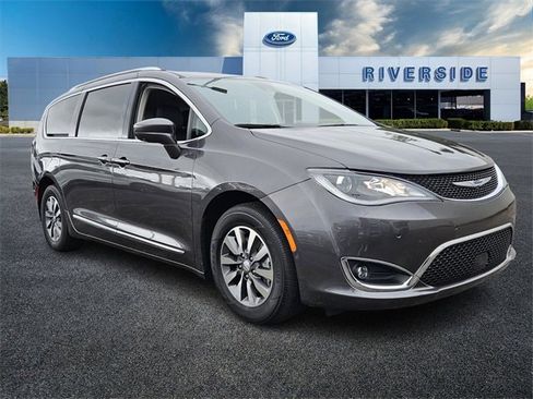 Used 2020 Chrysler Pacifica Touring-L Plus w/ Advanced Safetytec Group image 1