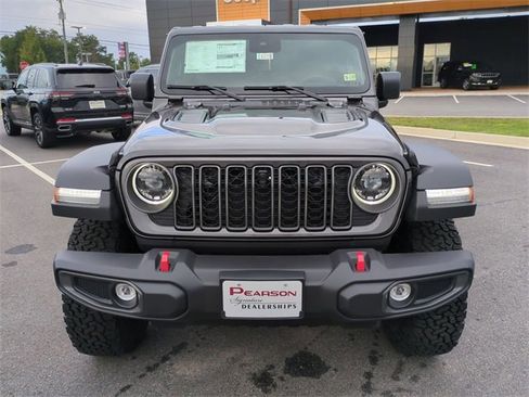 Used 2024 Jeep Wrangler Unlimited Rubicon w/ Technology Group image 9