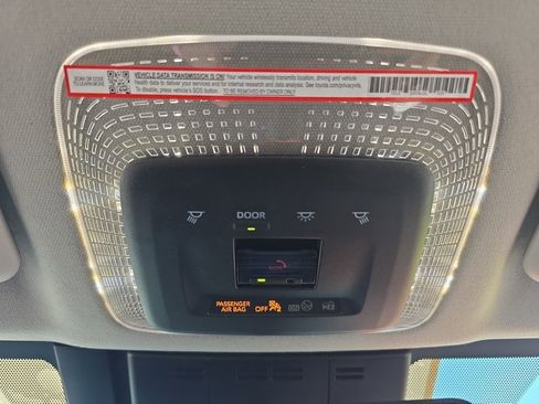 Certified 2025 Toyota Prius XLE image 24