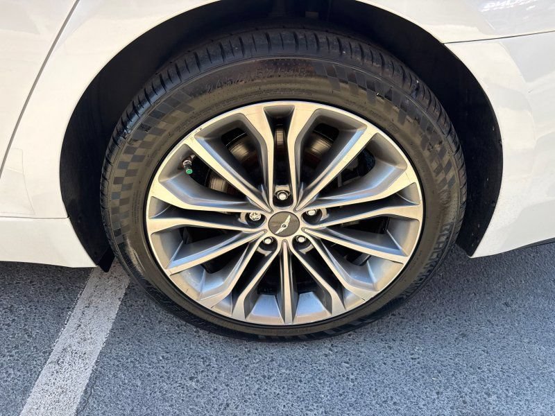 Used 2015 Hyundai Genesis 3.8 w/ Option Group 02 RWD image 11