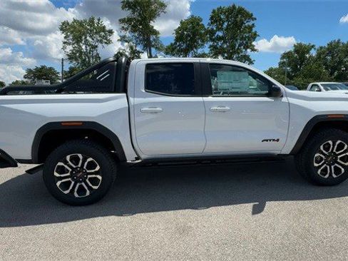 New 2025 GMC Canyon AT4 w/ Nightfall Edition image 9