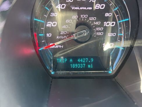 Used 2011 Ford Taurus SE image 13