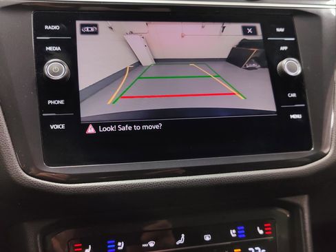 Used 2024 Volkswagen Tiguan SEL R-Line image 27